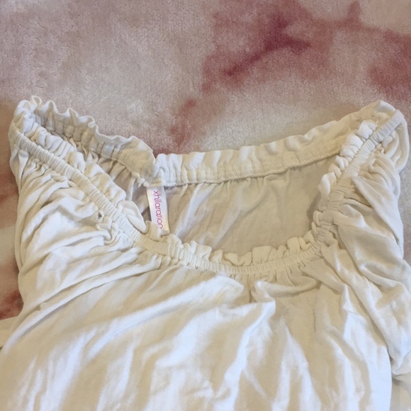 Exhilaration Ivory Floral Cuff Peasant Top Resale, Size Small Embroidered Floral - Picture 15 of 16